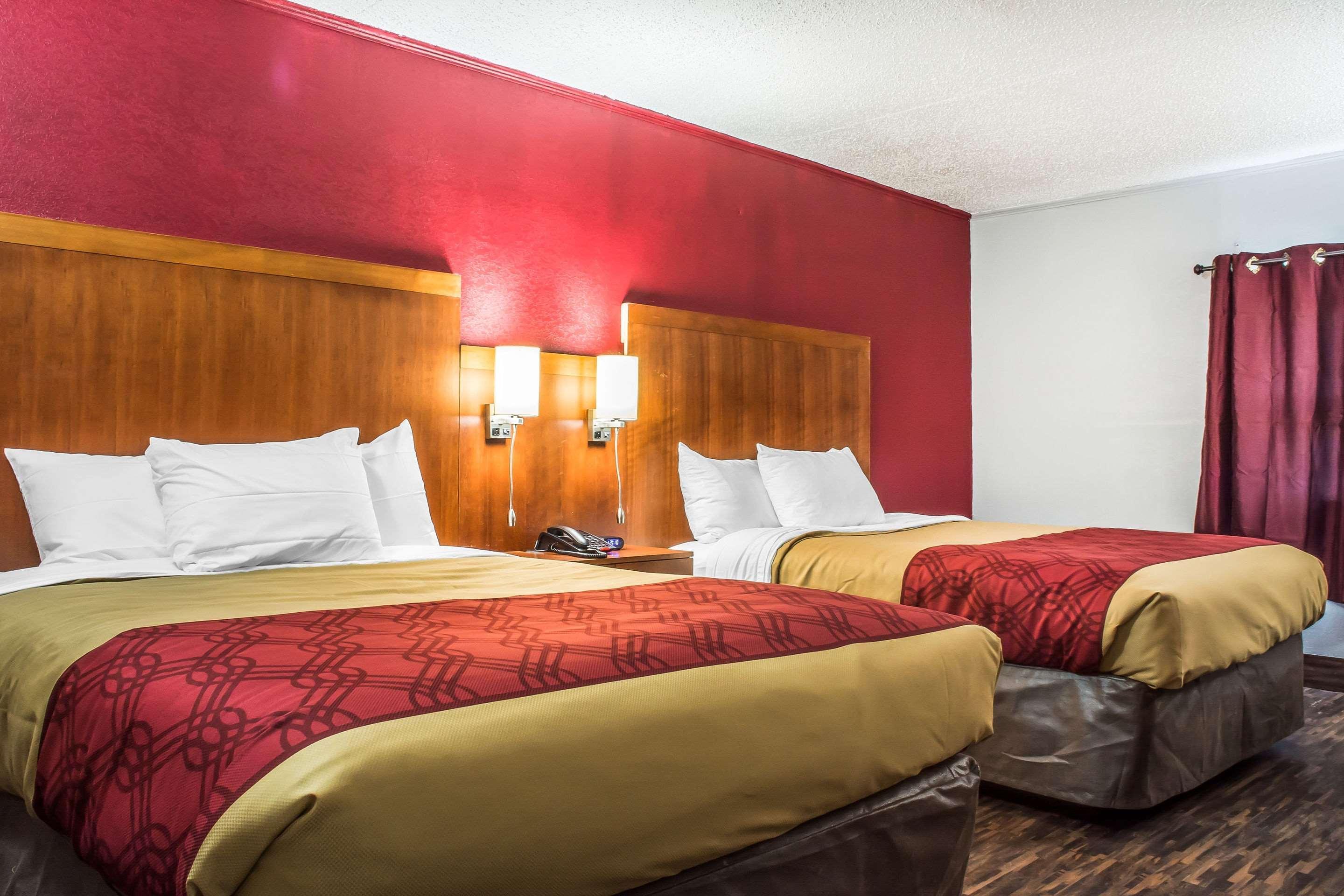 Econo Lodge Brockport Exterior photo